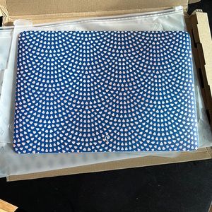 Burga MacBook Air 13. Fits A1466/A1369.